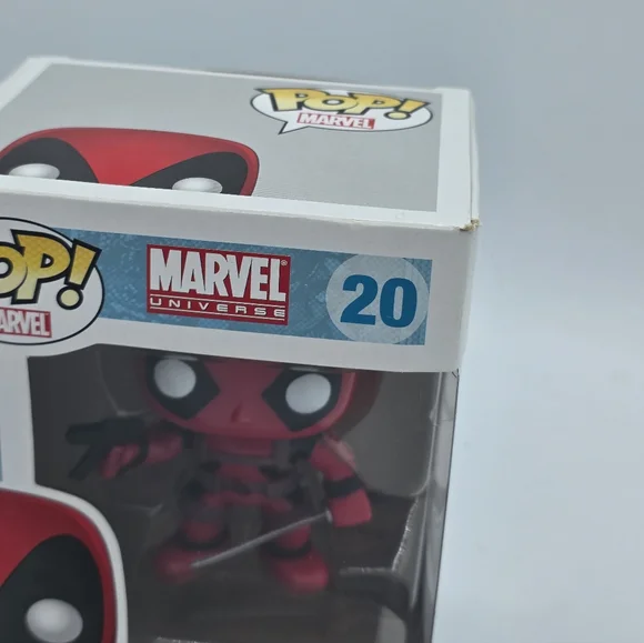 Funko POP! Marvel Deadpool #20 Vinyl Figure - Picture 2 of 6